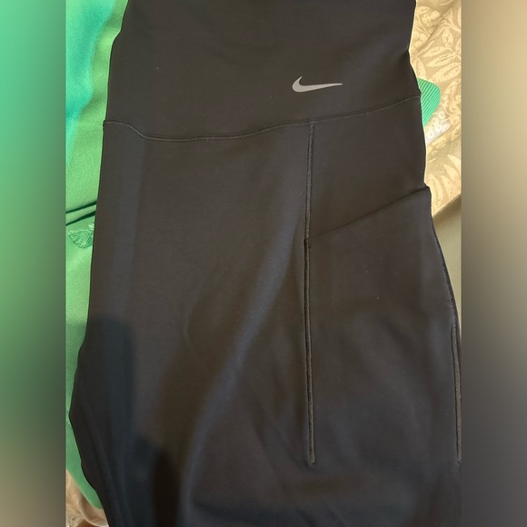 NWT! NIKE UNIVERSA BIKE SHORTS - Picture 2 of 3